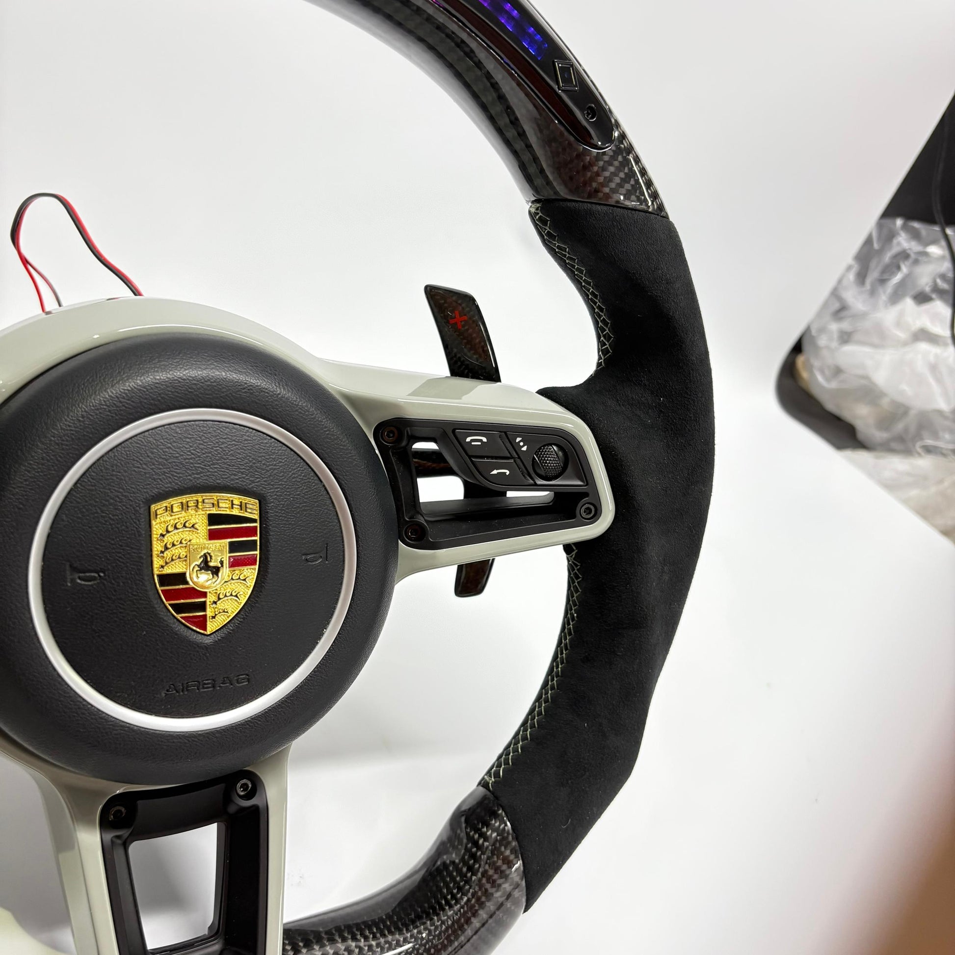 Custom Porsche Cayenne Steering Wheel — view 7