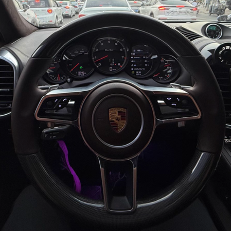 Custom Porsche Cayenne Steering Wheel — view 9